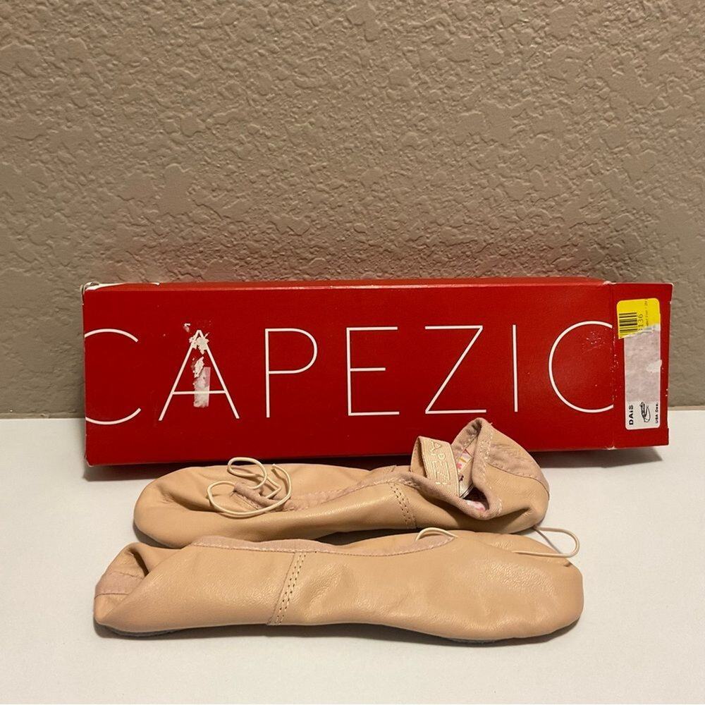 CAPEZIO Daisy Ballet Shoe New in Box
